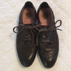 Iridescent brown H by Hudson Wingtips